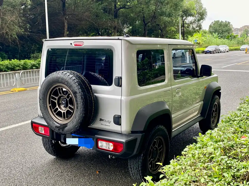 Suzuki Jimny 2025 — фото 9