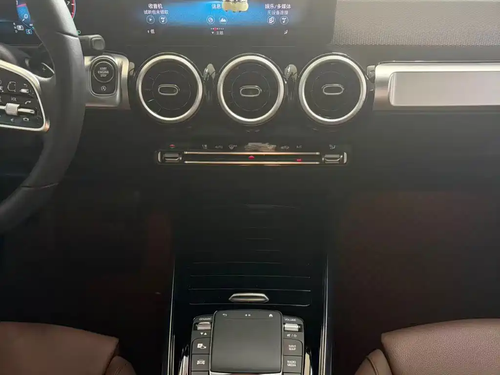 Mercedes-Benz GLB 2021 — фото 14