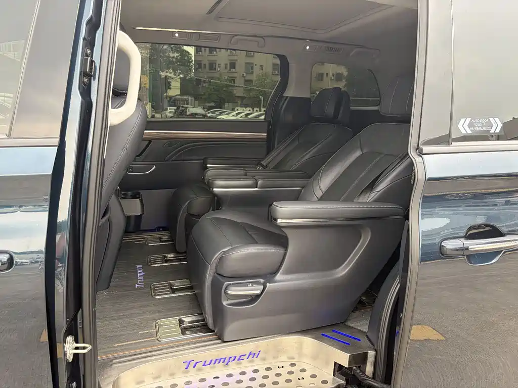 GAC Motor Trumpchi M8 2022 — фото 18