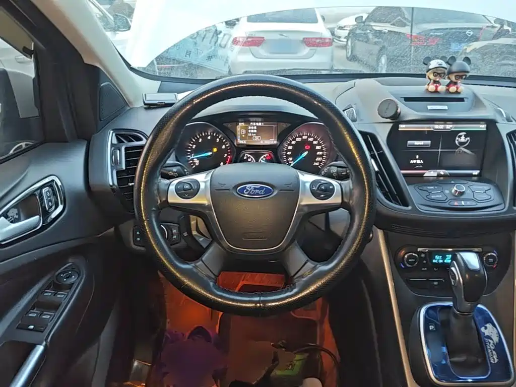 Ford Kuga 2016 — фото 11