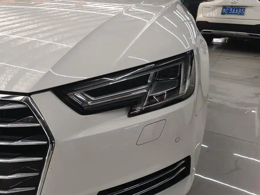 Audi A4L 2018 — фото 5