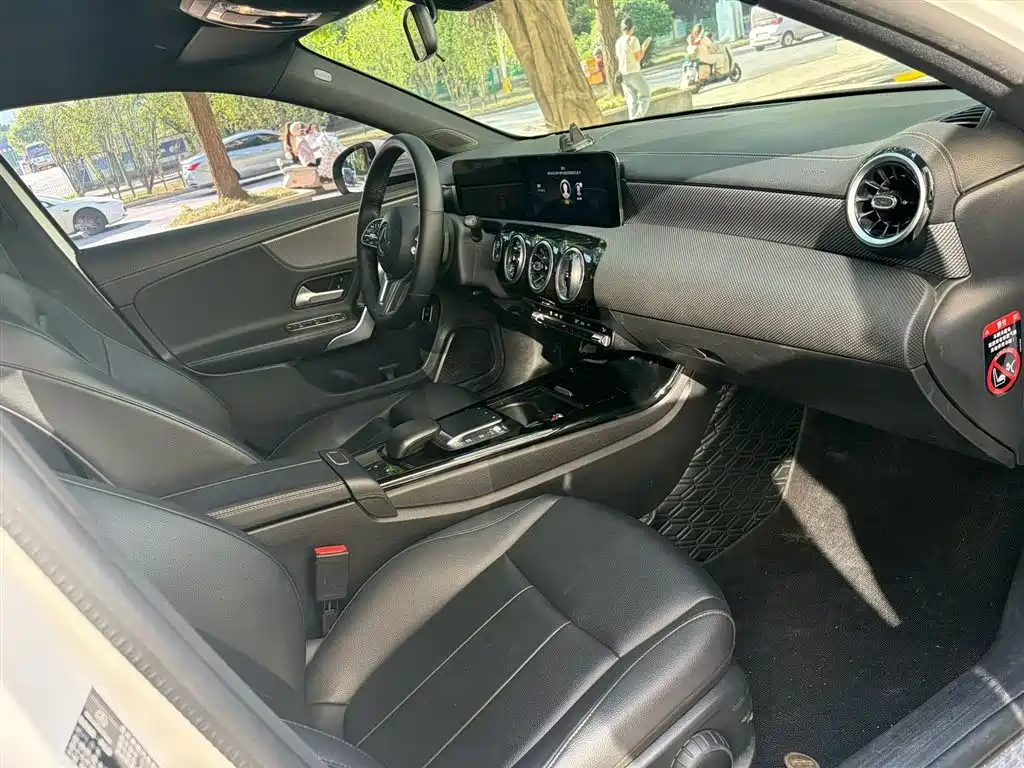 Mercedes-Benz A-Class 2023 — фото 8