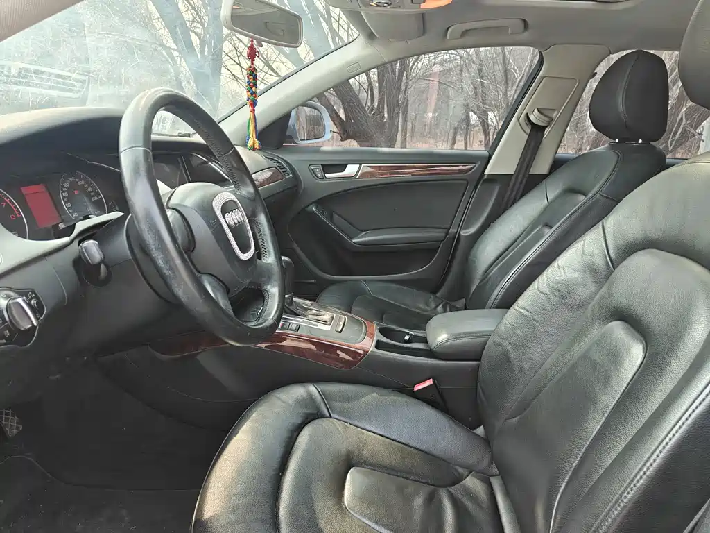 Audi A4L 2011