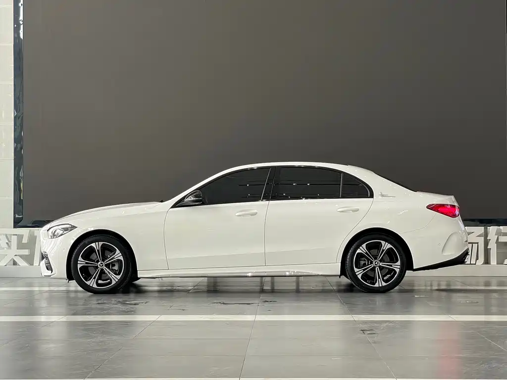 Mercedes-Benz C-Class 2022 — фото 3