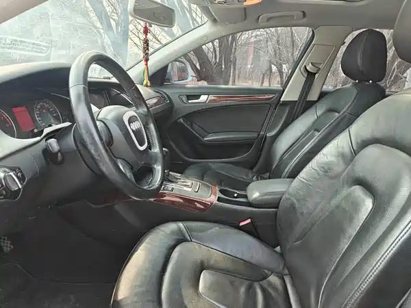 Audi A4L 2011