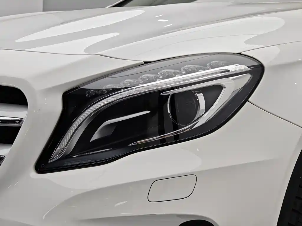 Mercedes-Benz GLA 2016 — фото 11