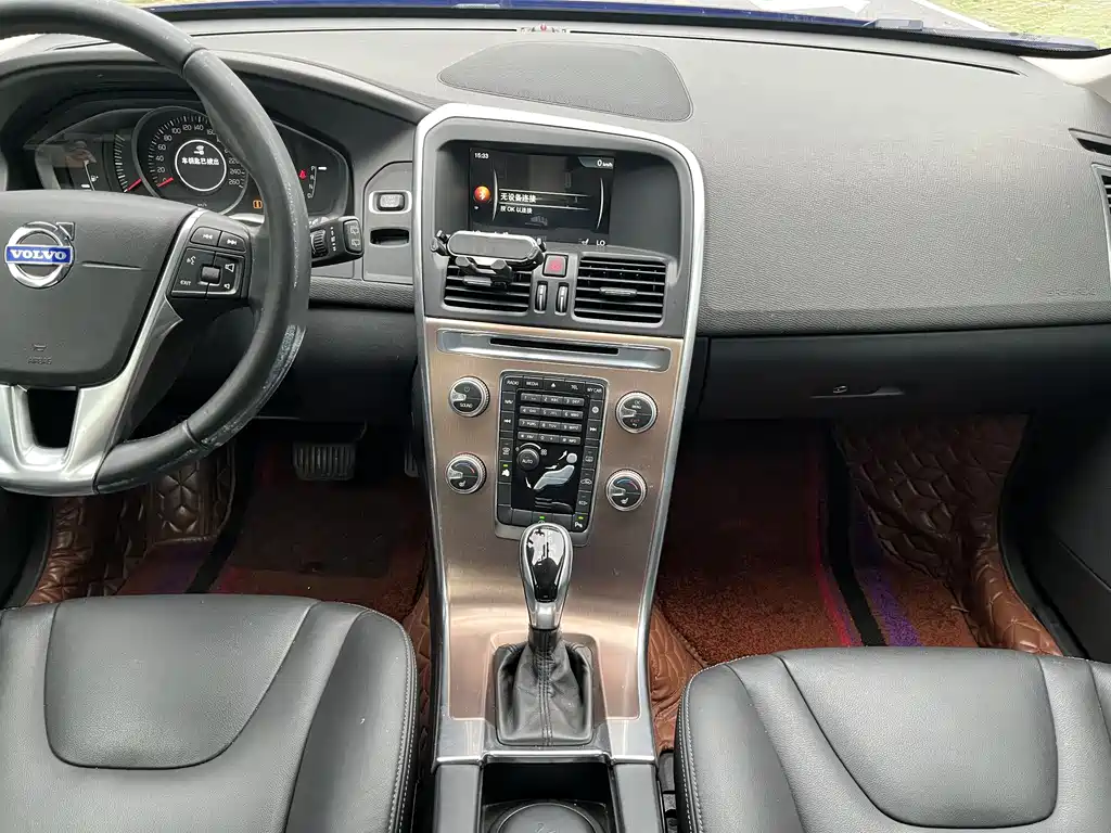 Volvo XC60 2015 — фото 15