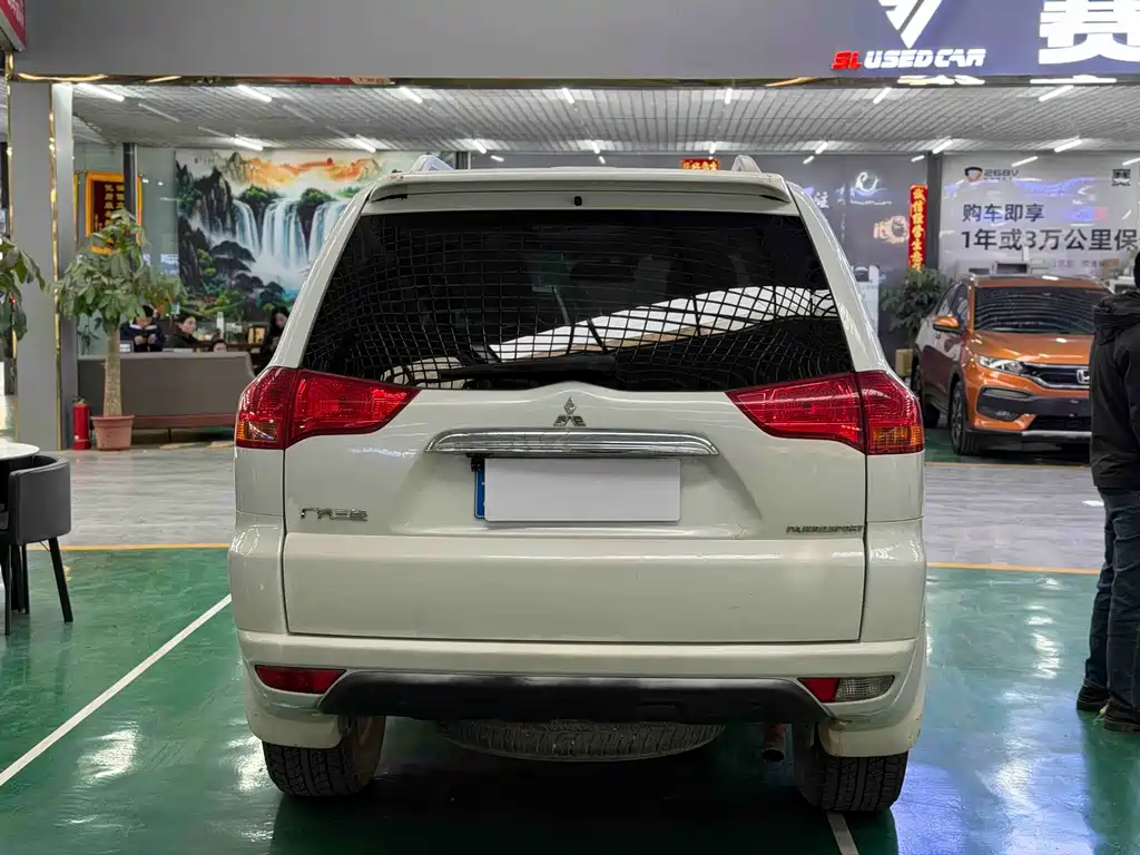 Mitsubishi Pajero Sport 2017 — фото 8