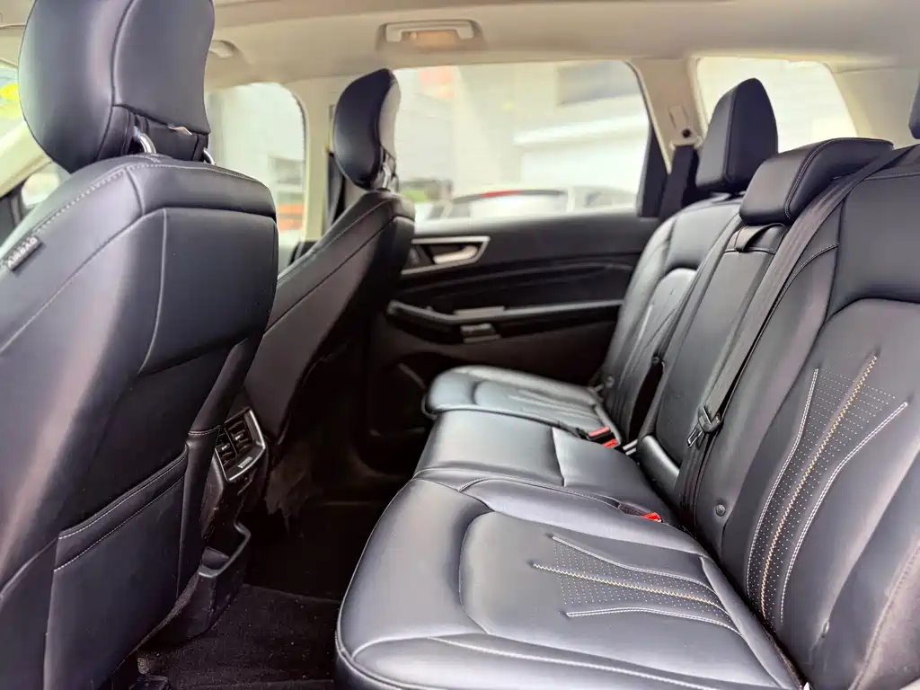 Ford Edge 2021 — фото 11