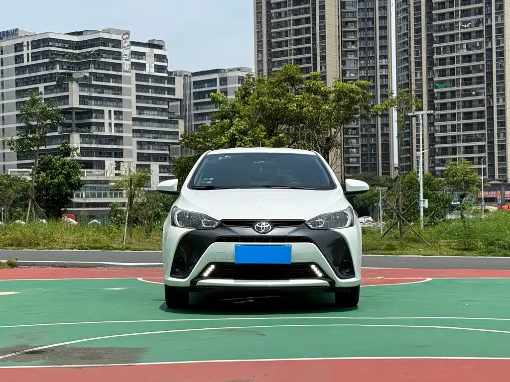 Toyota Yaris L 2022