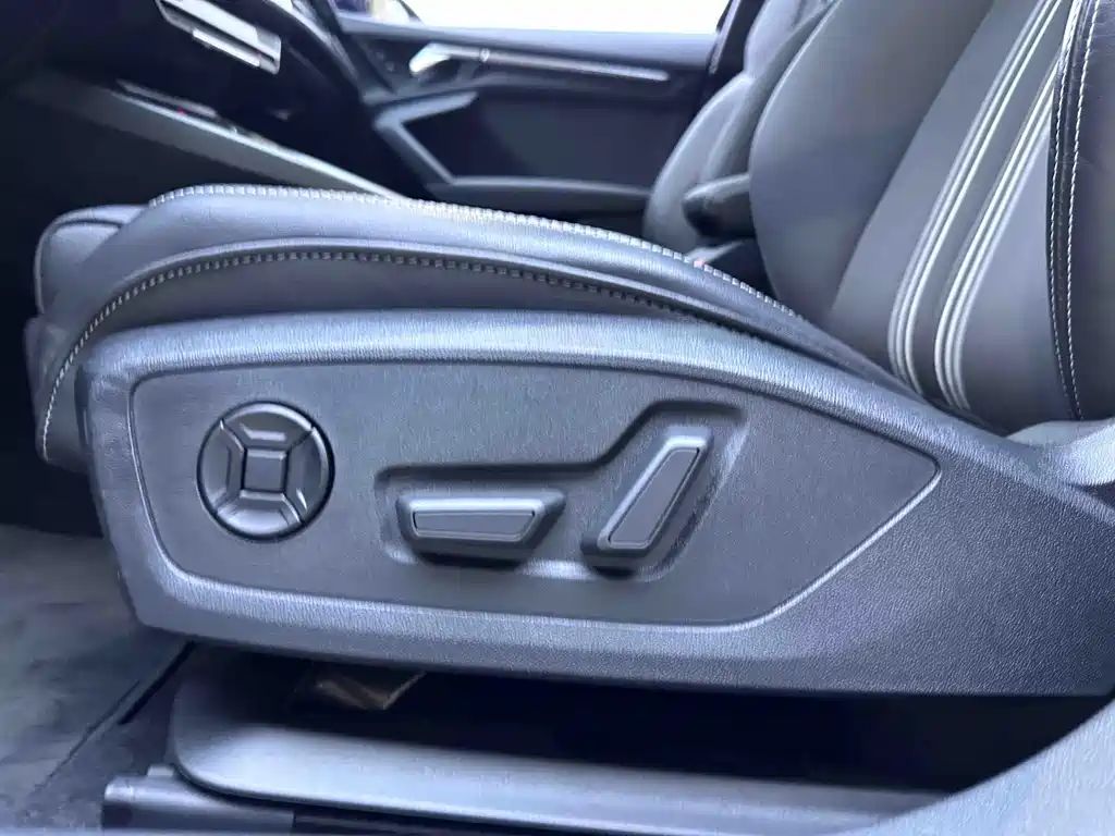 Audi A3 2023 — фото 15