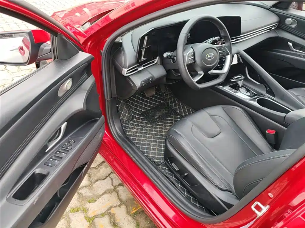 Hyundai Elantra 2022 — фото 16