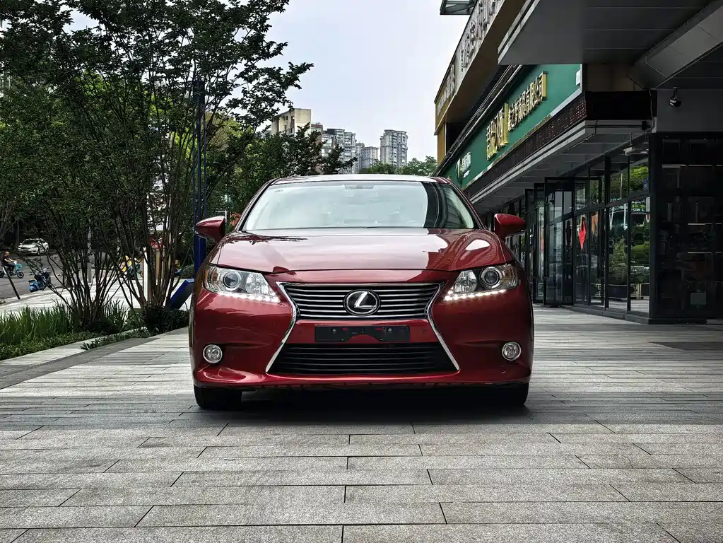 Lexus ES 2015 — фото 4