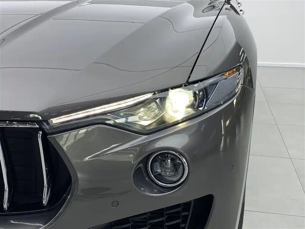 Maserati Levante 2021 — фото 33