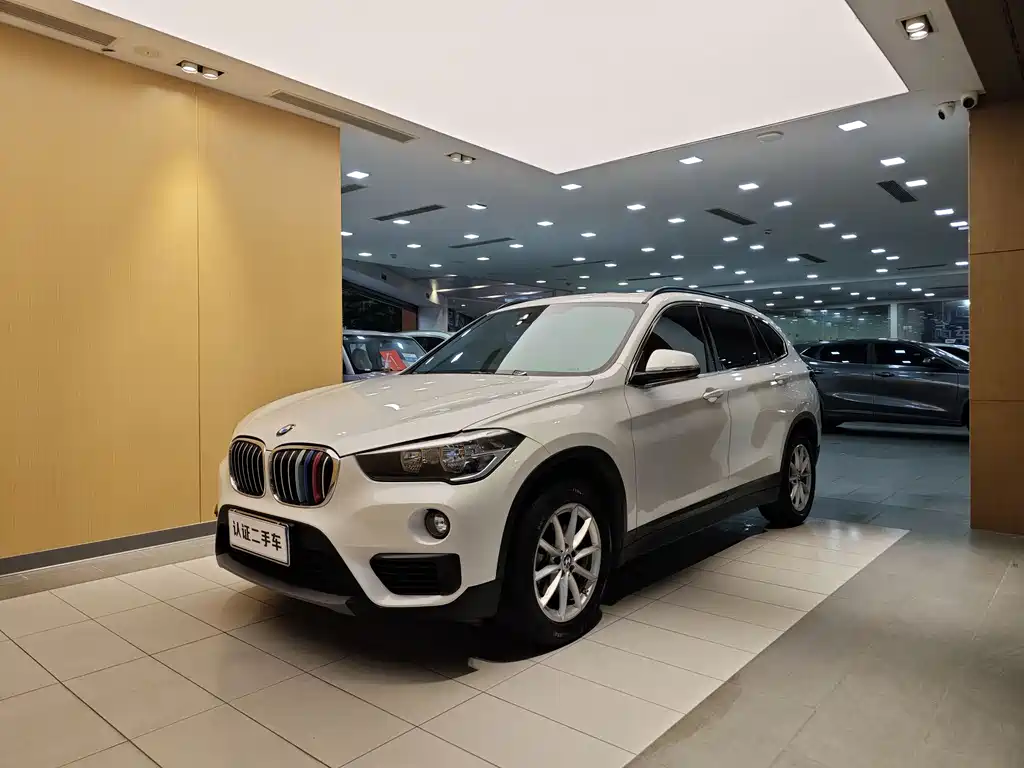 BMW X1 2019 — фото 1