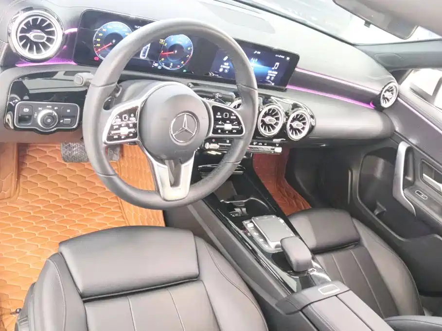 Mercedes-Benz A-Class 2021 — фото 10