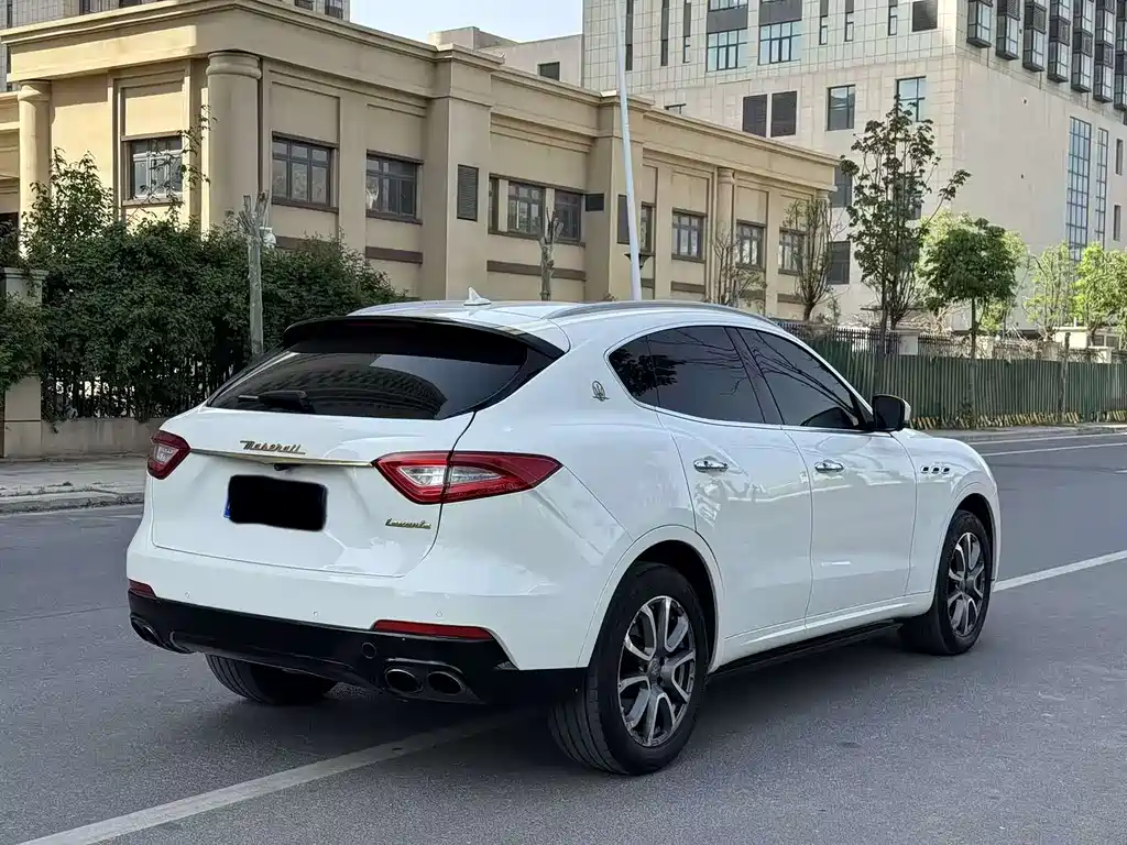 Maserati Levante 2017 — фото 4