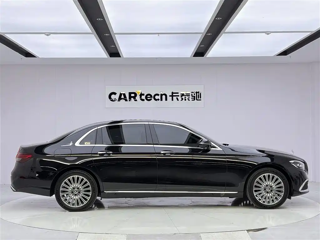 Mercedes-Benz E-Class 2023 — фото 5