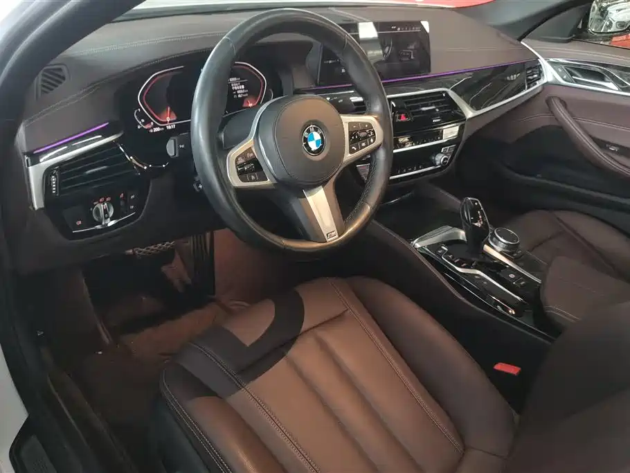 BMW 5 Series 2020 — фото 12