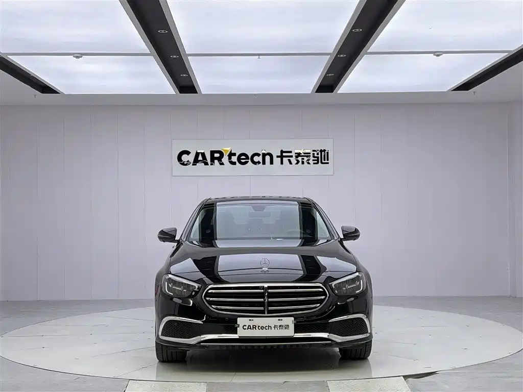 Mercedes-Benz E-Class 2023 — фото 4