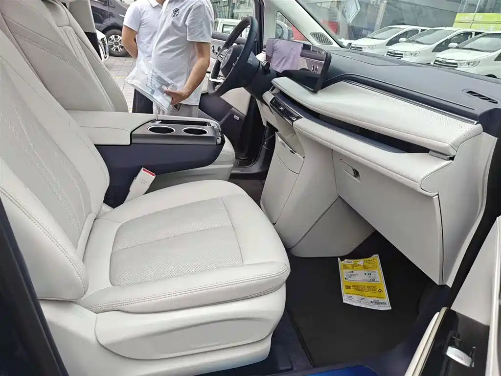 Buick GL8 Hybrid 2026