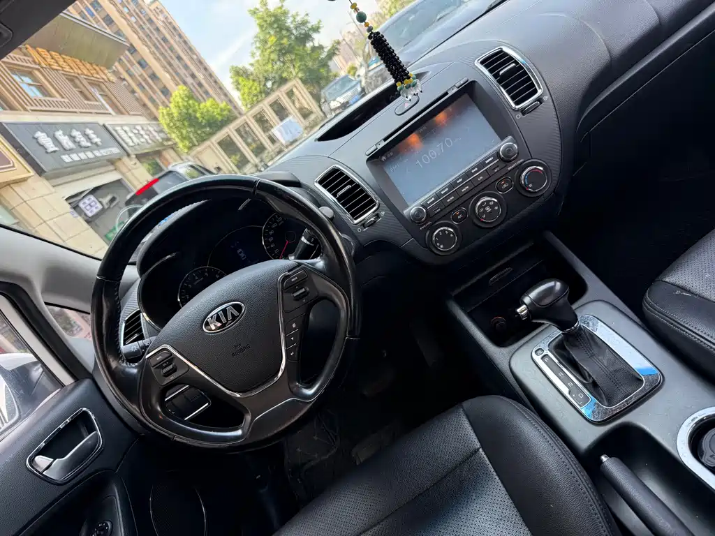 Kia K3 2015