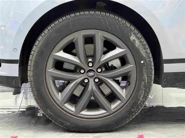 Land Rover Range Rover Velar 2024