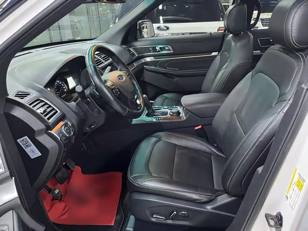 Ford Explorer 2016 — фото 10