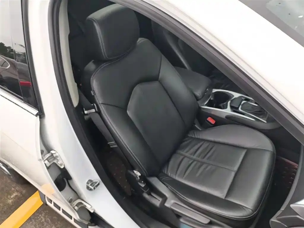 Cadillac SRX 2015 — фото 25