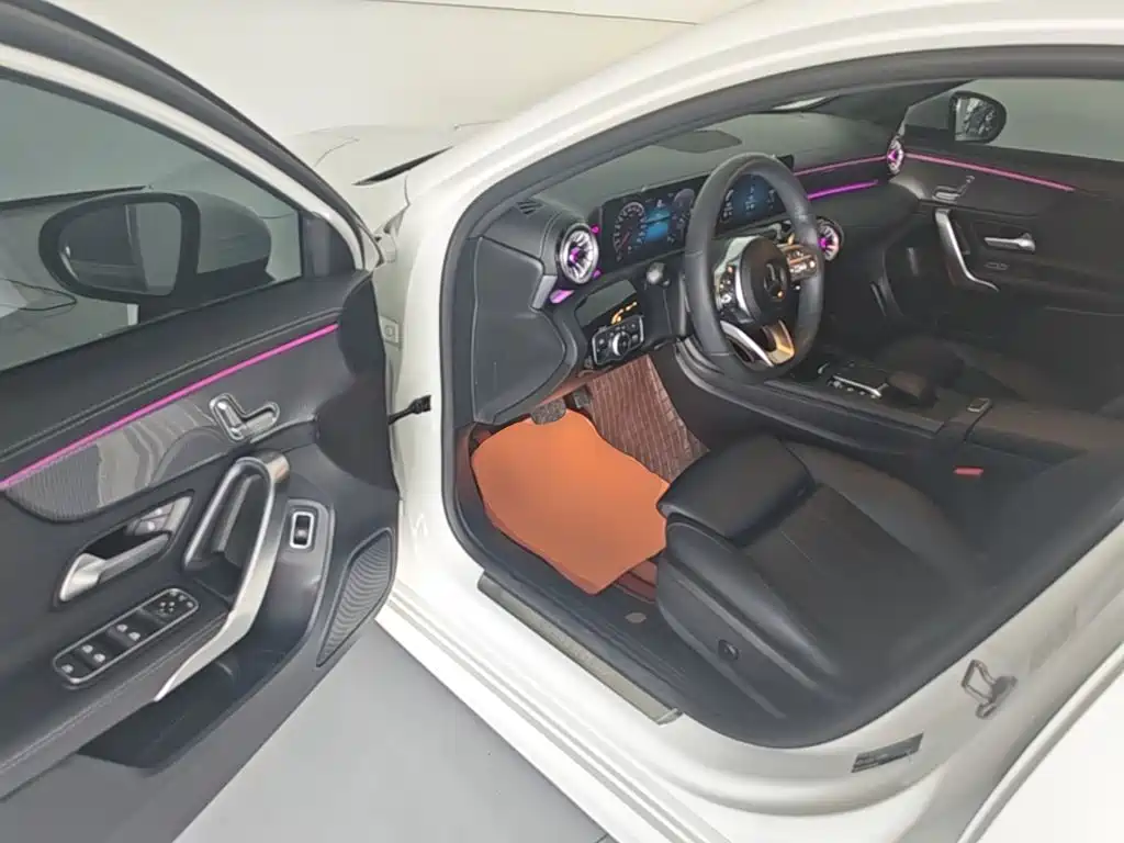 Mercedes-Benz A-Class 2022 — фото 16