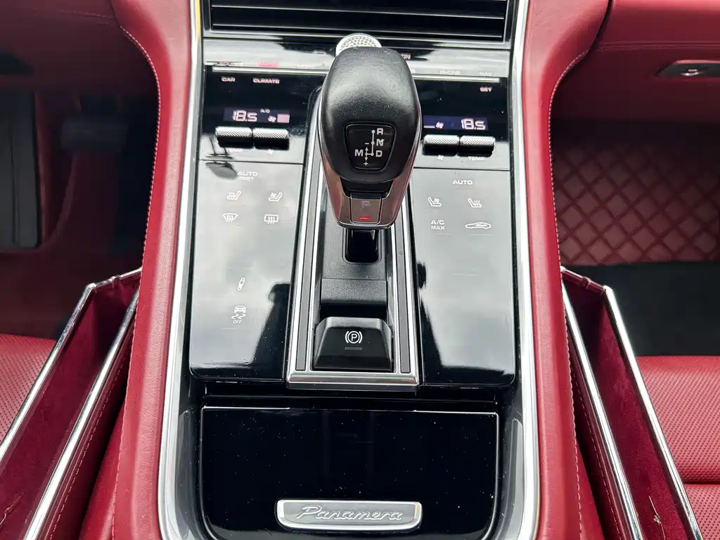 Porsche Panamera 2020 — фото 19