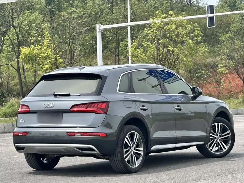 Audi Q5L 2020 — фото 7