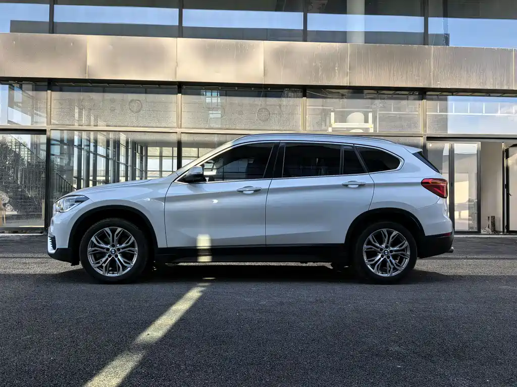 BMW X1 2019 — фото 3
