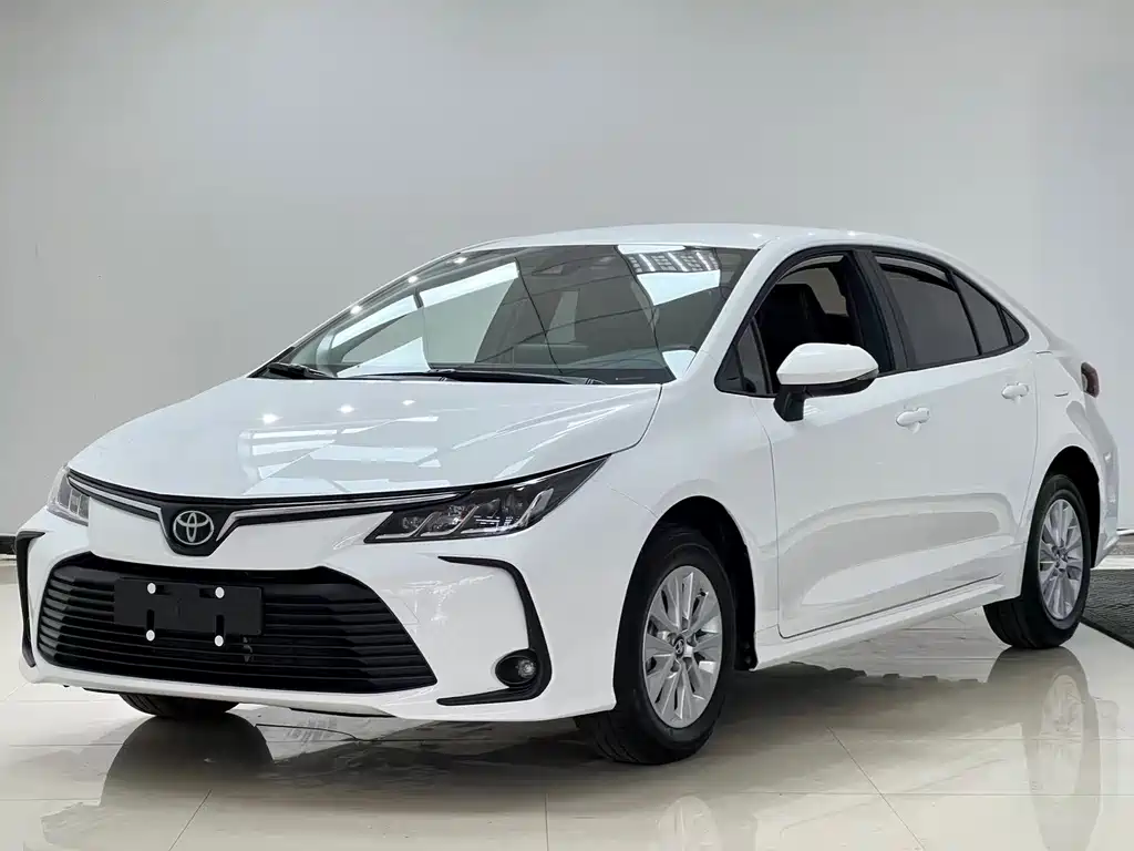 Toyota Corolla 2022 — фото 1