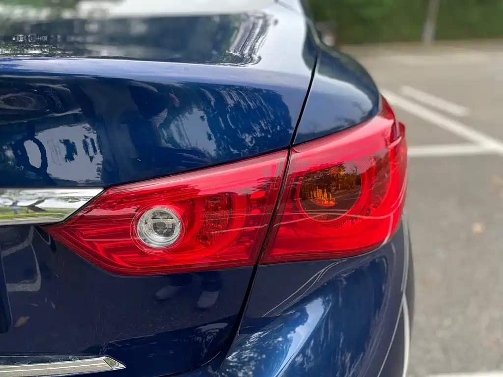 Infiniti Q50L 2017 — фото 12