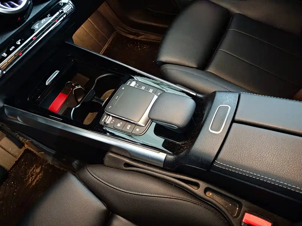 Mercedes-Benz GLB 2023 — фото 16