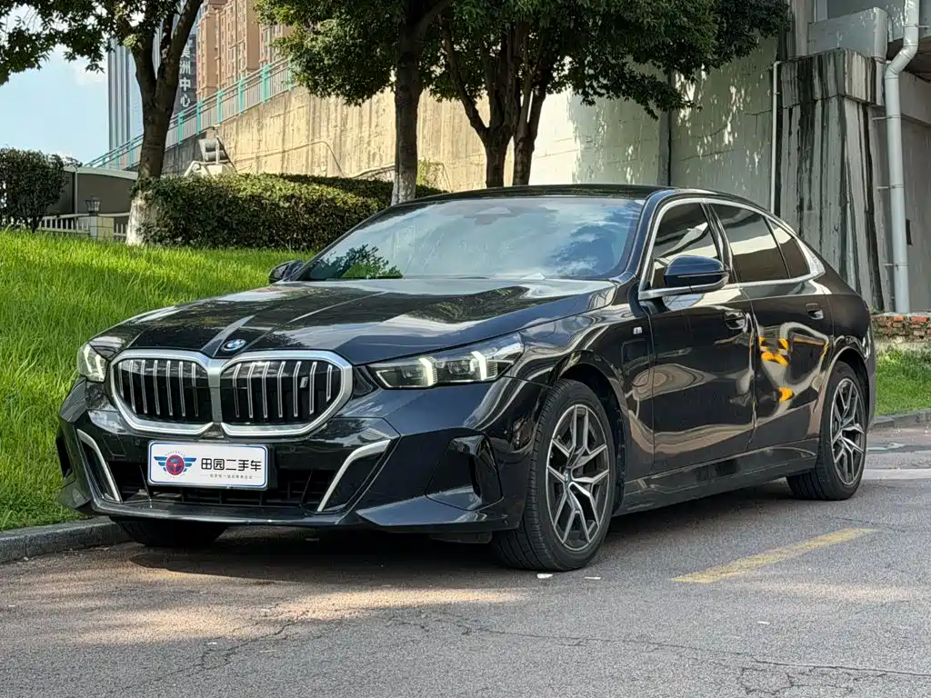 BMW i5 2024 — фото 1