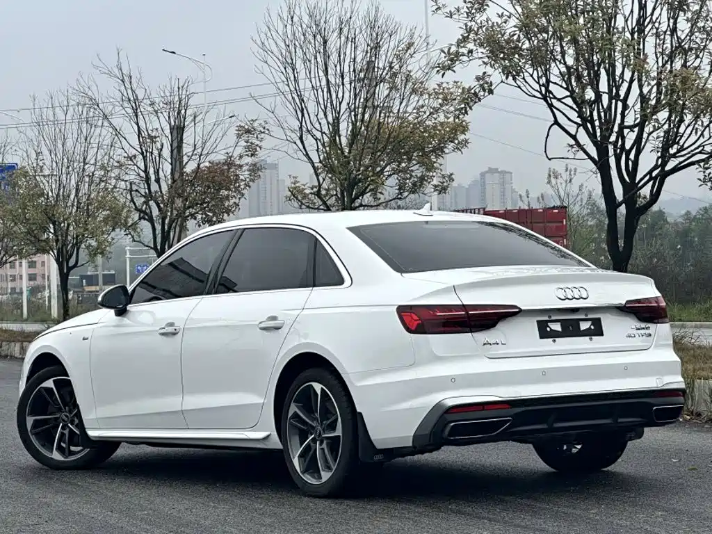 Audi A4L 2022 — фото 9