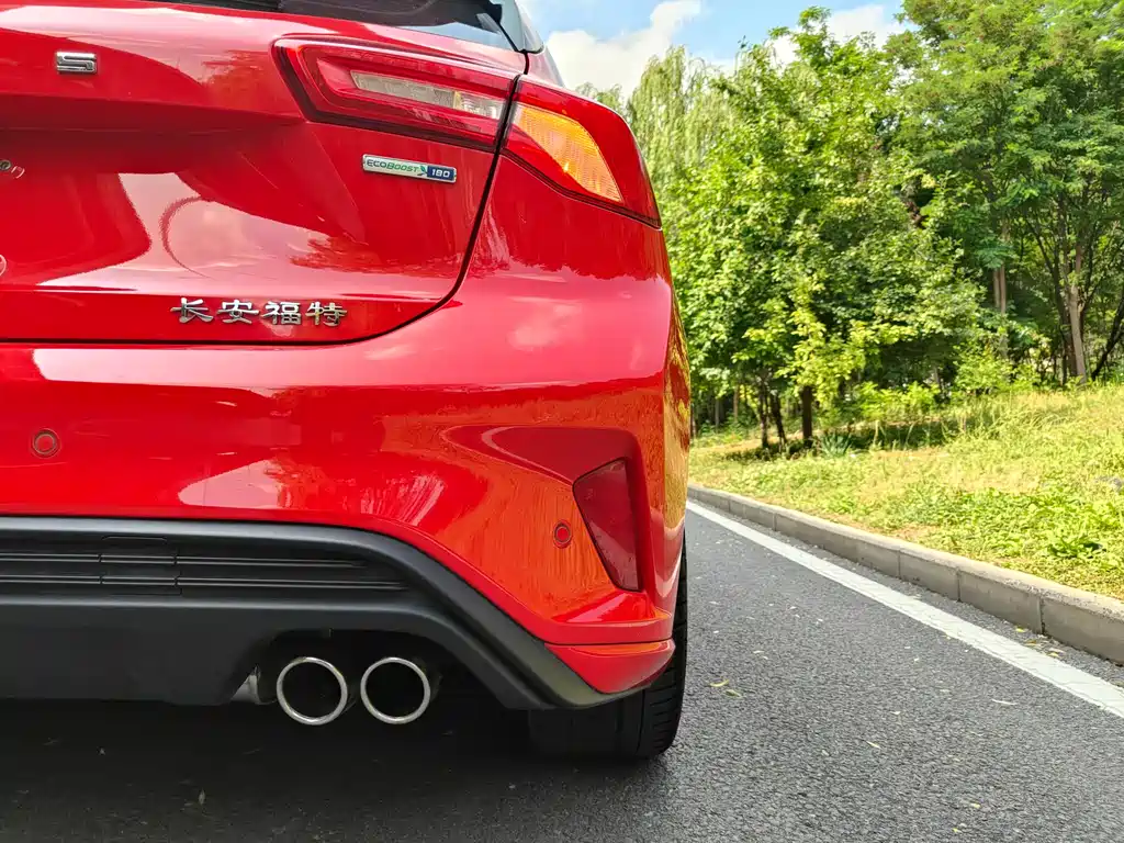 Ford Focus 2020 — фото 21