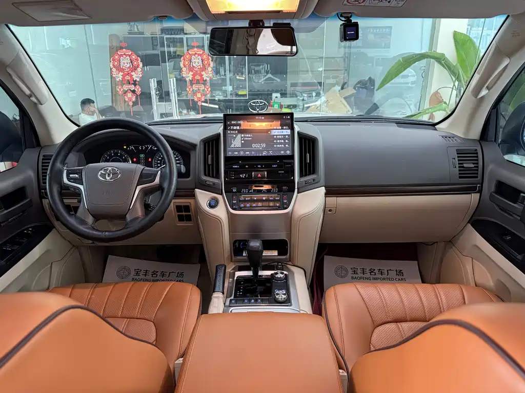 Toyota Land Cruiser 2019 — фото 9