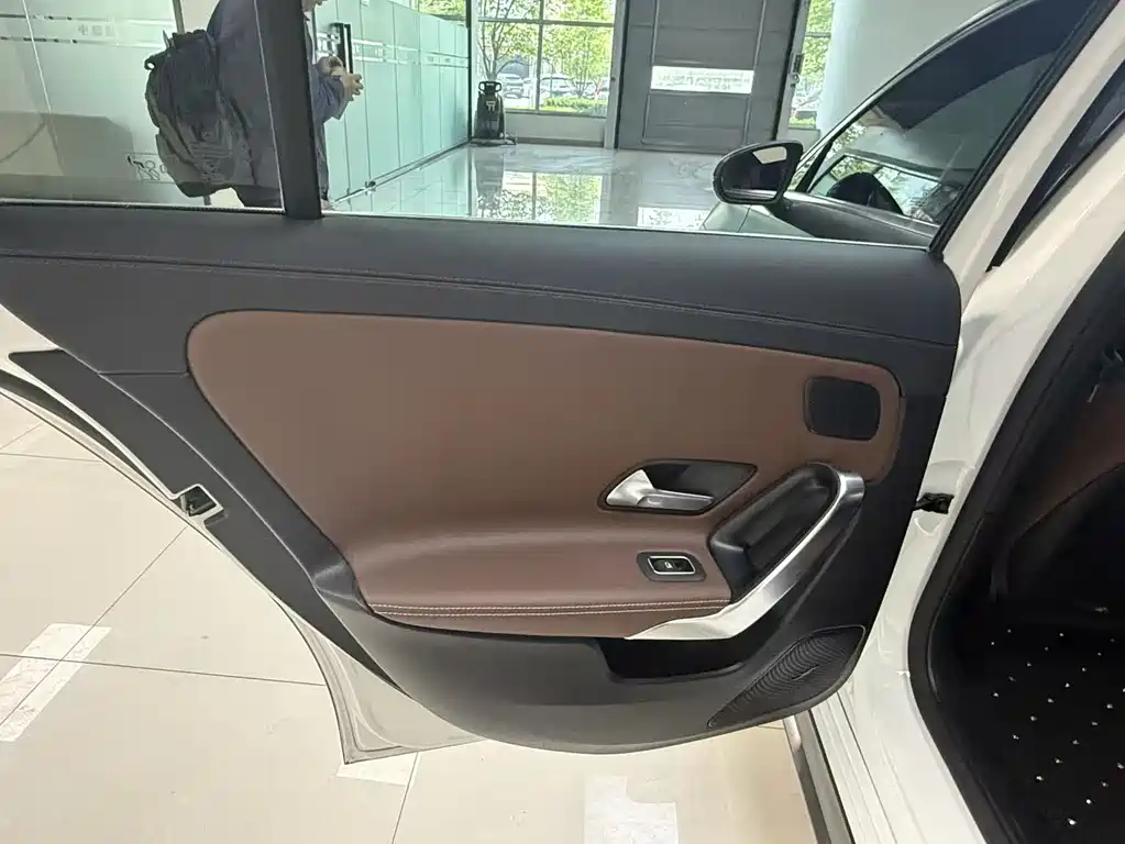 Mercedes-Benz A-Class 2019 — фото 23