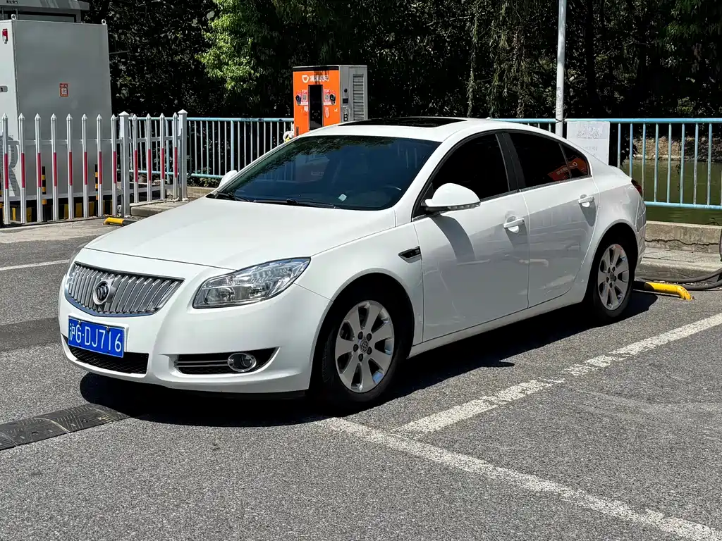 Buick Regal 2013 — фото 1