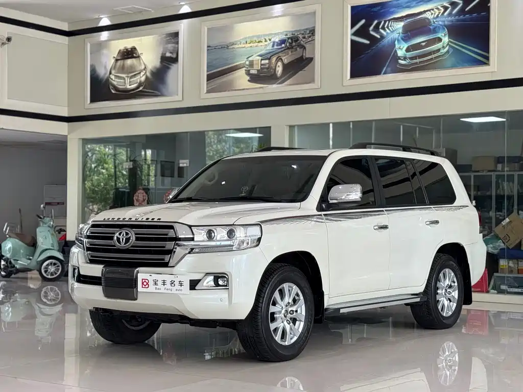 Toyota Land Cruiser 2019 — фото 1