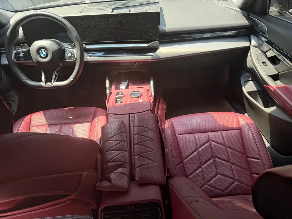 BMW 5 Series 2025