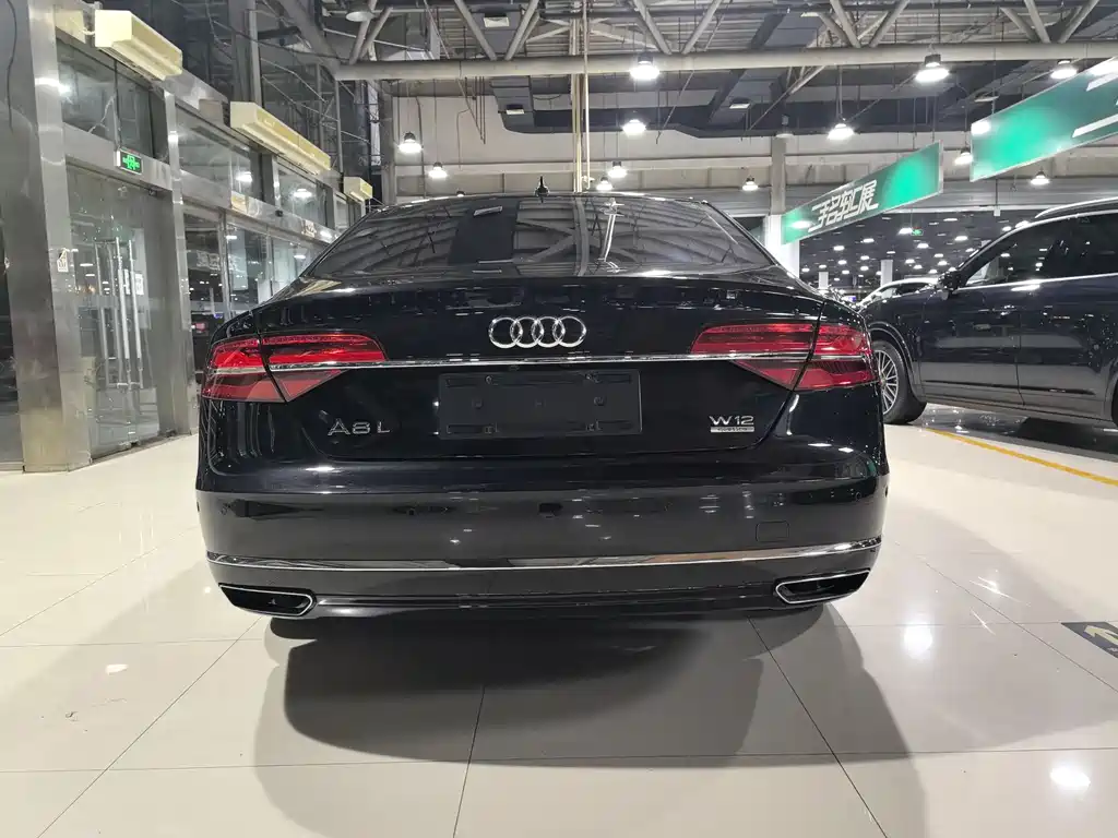 Audi A8 2015 — фото 8