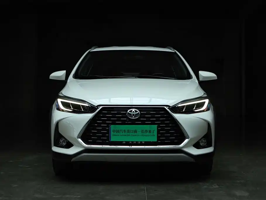 Toyota Yaris L 2022 — фото 2