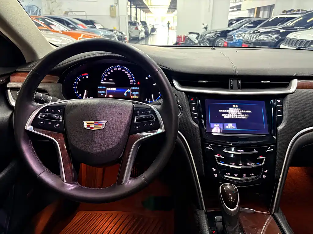 Cadillac XTS 2017 — фото 10
