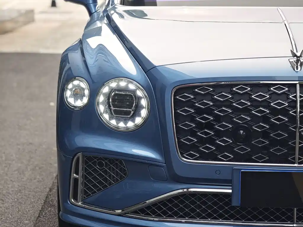 Bentley Flying Spur PHEV 2025 — фото 21