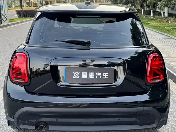 MINI MINI 2023