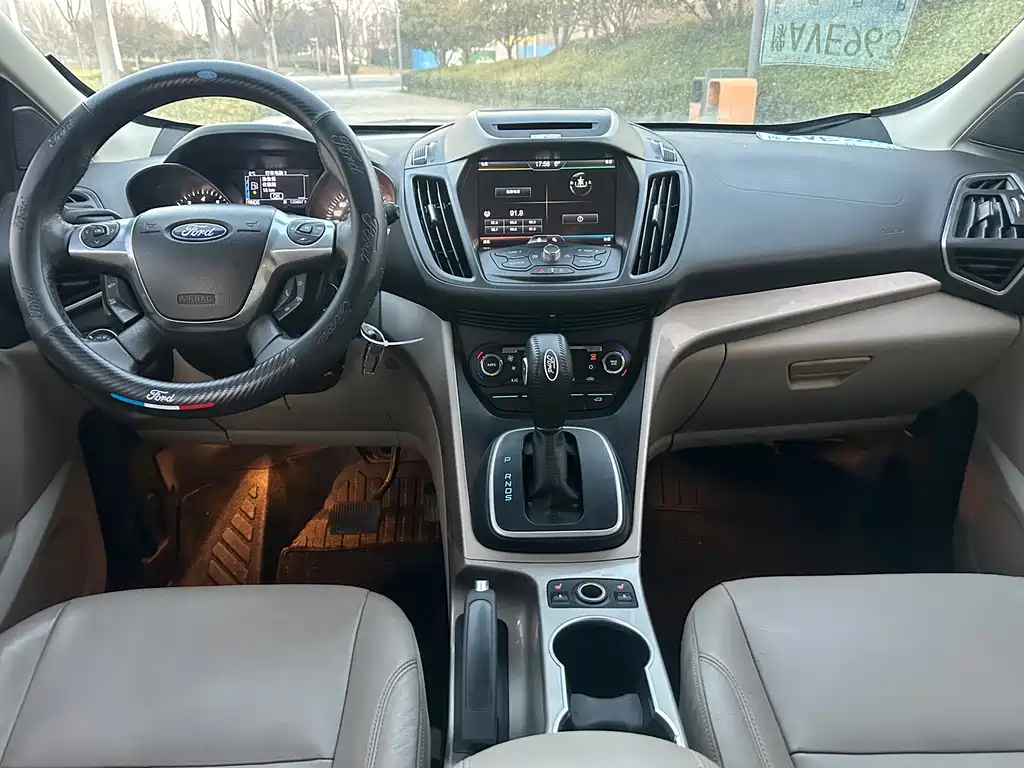 Ford Kuga 2015 — фото 6